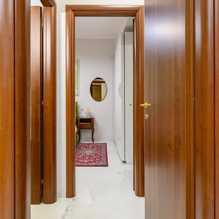Luxury Re Di * Róma